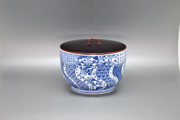 楽天市場】香合 染付 屏風箱 景徳鎮 王懐英作（桐箱） : 茶道具