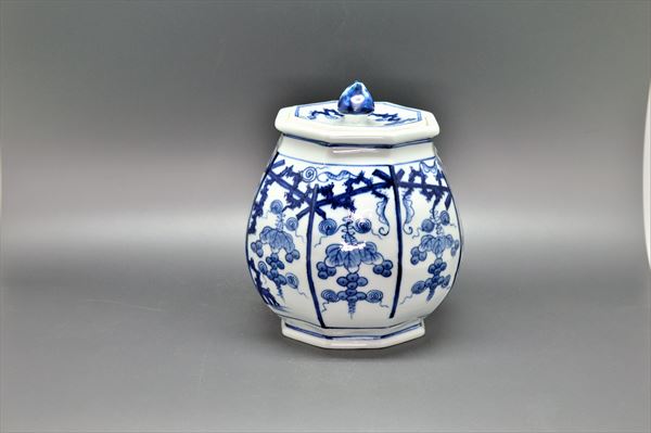 楽天市場】香合 染付 屏風箱 景徳鎮 王懐英作（桐箱） : 茶道具