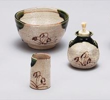 茶箱　陶器三点セット（抹茶茶碗/振出/巾筒）織部　鉄山作（化粧箱）｜茶道具商　左座園