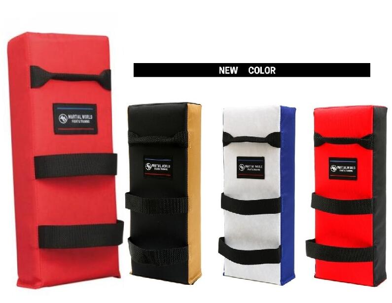 2古田選手サイン入りキックミットISAMI martial arts world isami（イサミ）,キックミット | FREEDOM 格闘技用品店 グローブ