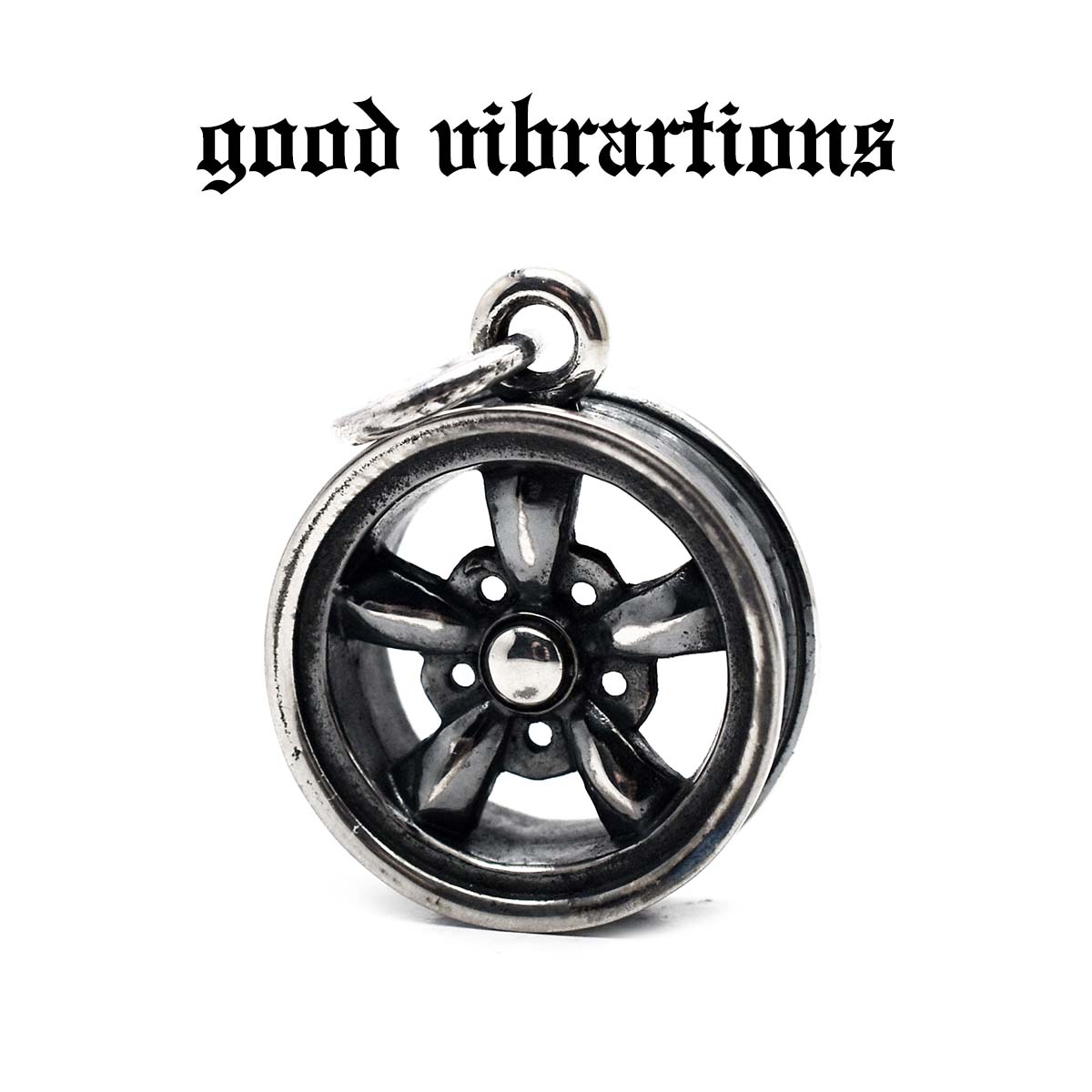 【good vibrations 正規取扱店】【別注 限定】【送料無料】シルバーアクセサリー メンズ グッドバイブレーションズ シルバー925 タイヤ カーホイール チャーム ペンダントトップ カスタムカー ホットロッド ローライダー 純銀