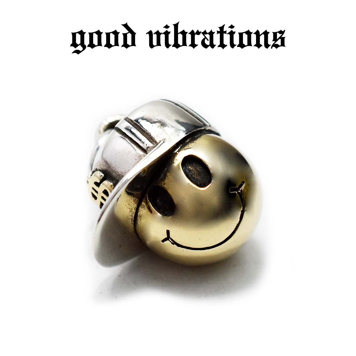 【good vibrations 正規取扱店】【送料無料】シルバーアクセサリー グッドバイブレーションズ 立体 スマイル スマイリーフェイス ストリート キャップ ヒップホップ チャーム ペンダントトップ メンズ シルバー925 真鍮
