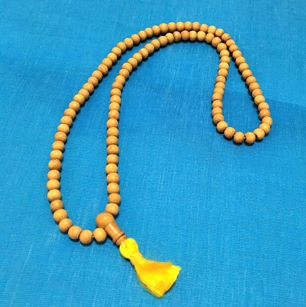 ついに再入荷 サンダルウッド 白檀 マーラー 小 コロナ 対策 免疫力 アップ インド マントラ 瞑想 ヨガ お守り ネックレス 神 祝福 魔除け 祈り サンダルウッド ガネーシャ 礼拝 スピリチュアル 大特価