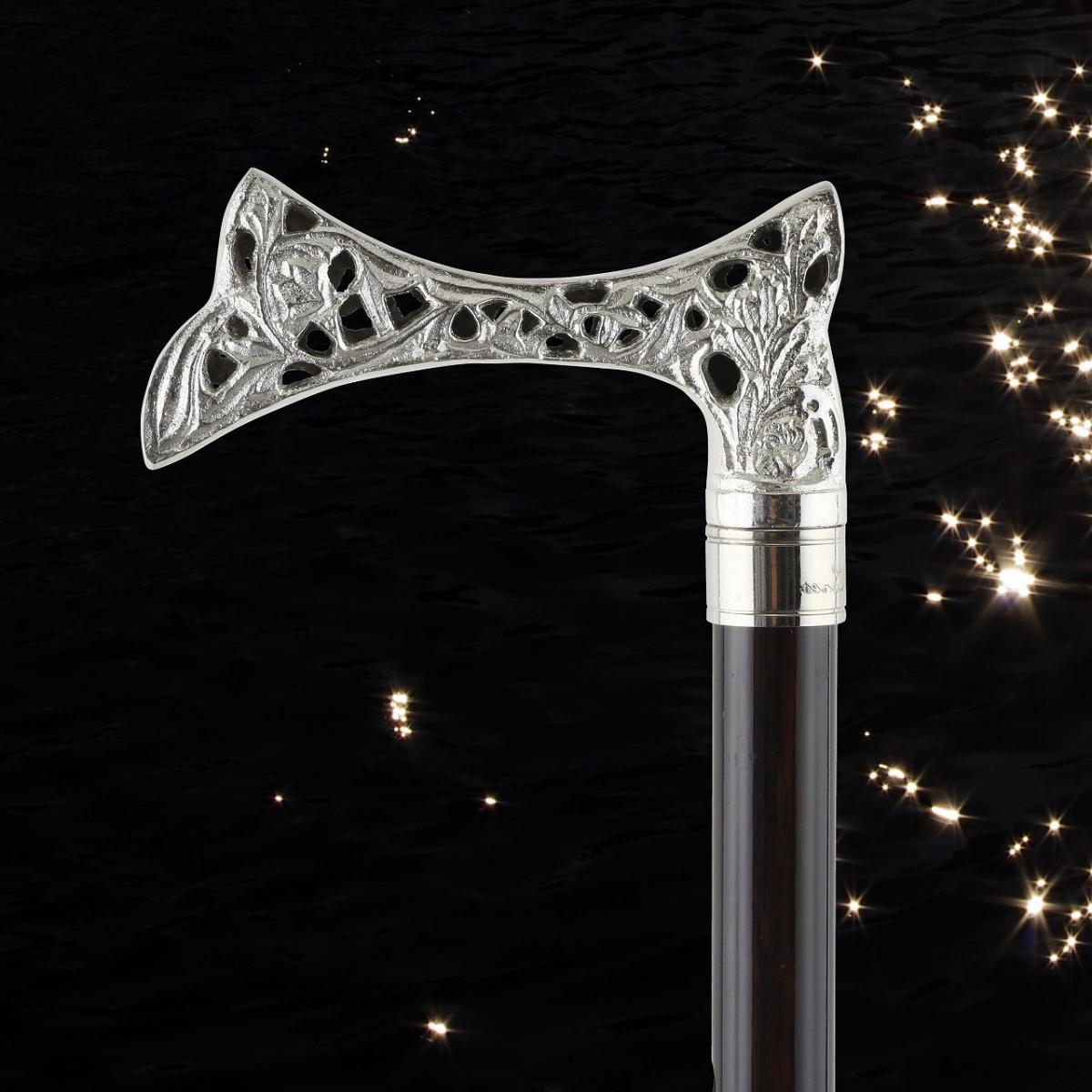 手元　真鍮／銀メッキ透彫（テフヌト）Ｌ型／カーボン（黒檀巻） ステッキ専門店チャップリン｜ステッキのチャップリン店