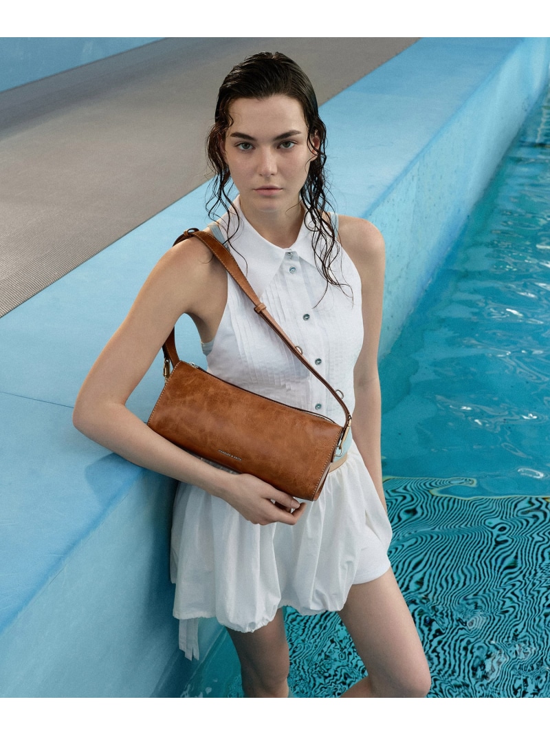 Delfina デルフィナ イロンゲイティッド ショルダーバッグ CHARLES \u0026 KEITH チャールズアンドキース 御徒面子 ショルダーバッグ【貨物輸送無料】[ Fashion]