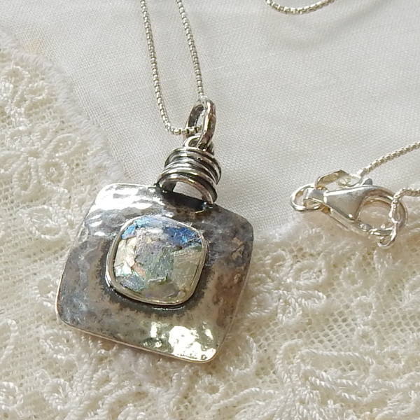 ふぁ agete ローマンガラス ネックレス 美品 agete｜アガット ジュエリー | 2023 New Collection ー