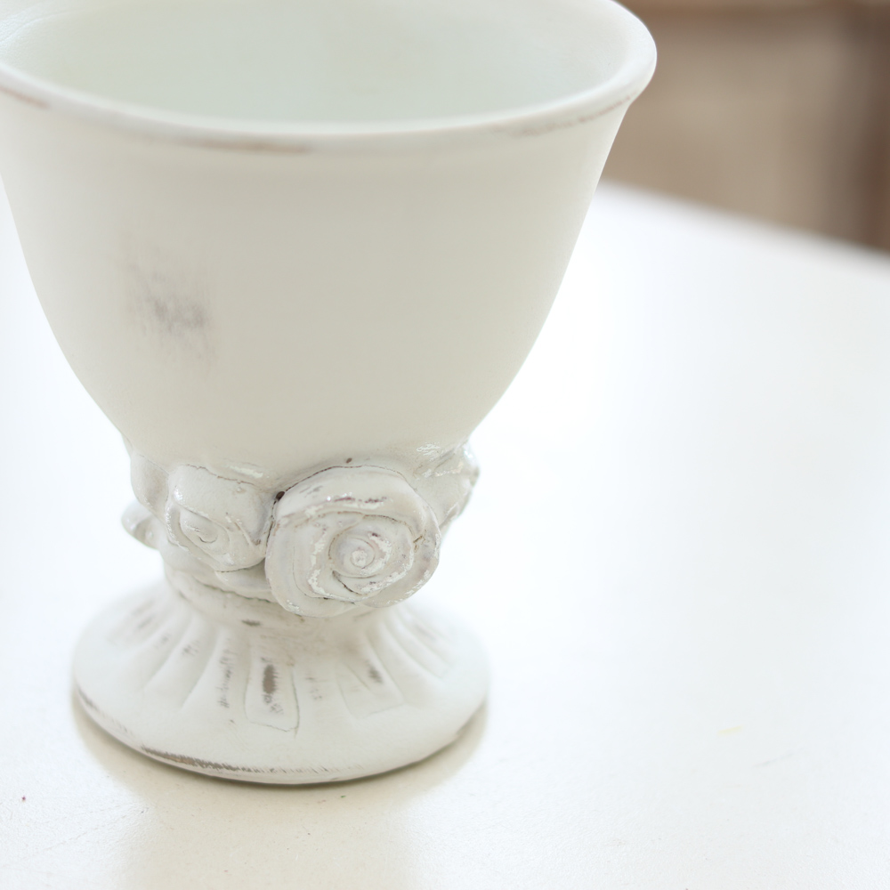 【楽天市場】花瓶 おしゃれ アンティーク風 カントリーベース アンティークローズ ホワイト Φ11×高さ11.5cm：アンティーク雑貨 CHEERFUL