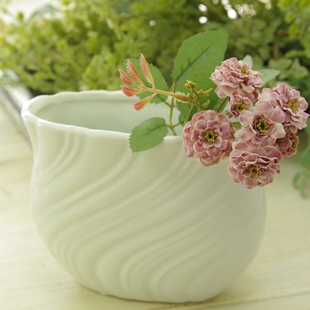 未使用・新品 手作り陶器 花瓶 白茶ストライプ 鈴木典子/ 一輪挿し / folk art02_ichi01 / 口径約 φ1.2cm