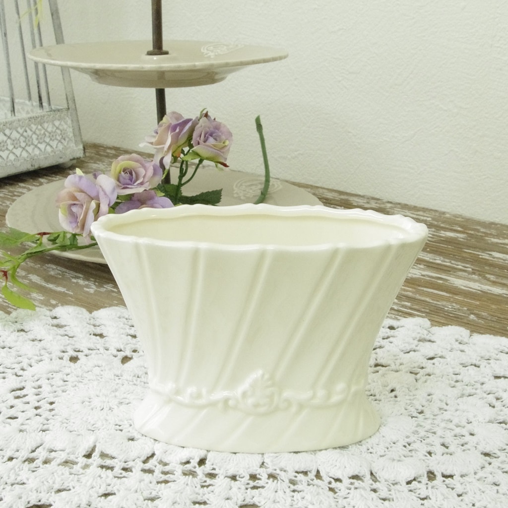 楽天市場 アンティーク風 雑貨 陶器 花瓶 ファミニンベース ホワイト 巾13 5 奥行6 5 高さ9cm アンティーク雑貨 Cheerful