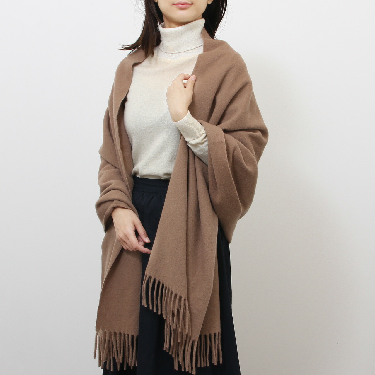 アクネストゥディオズ ブラックポンチョ www.khananistore.com