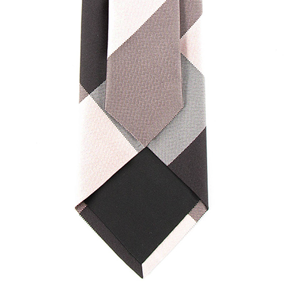 burberry tie pink