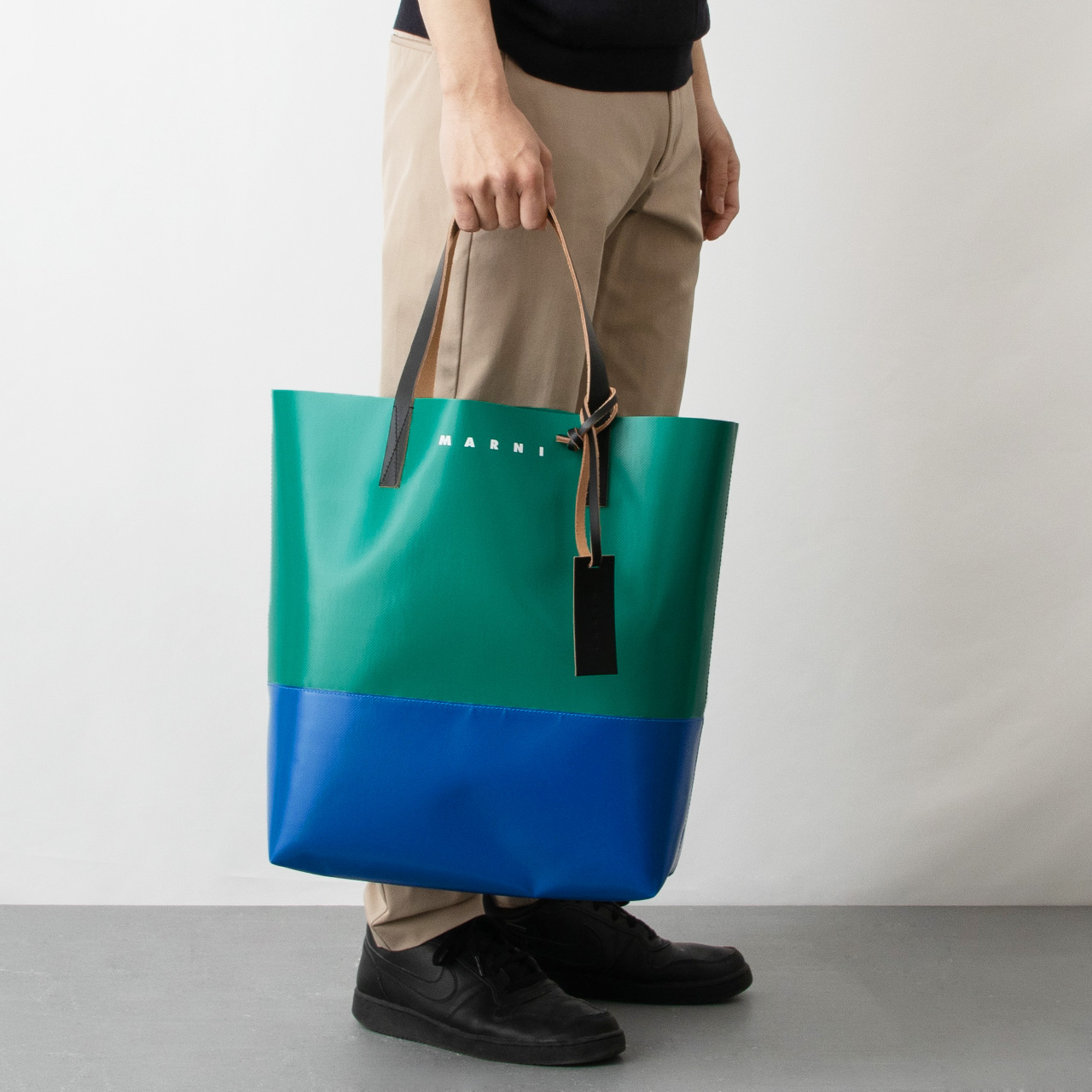 ートのアッ MARNI マル二 トートバッグ TRIBECA SHOPPING BAG 9kJKs