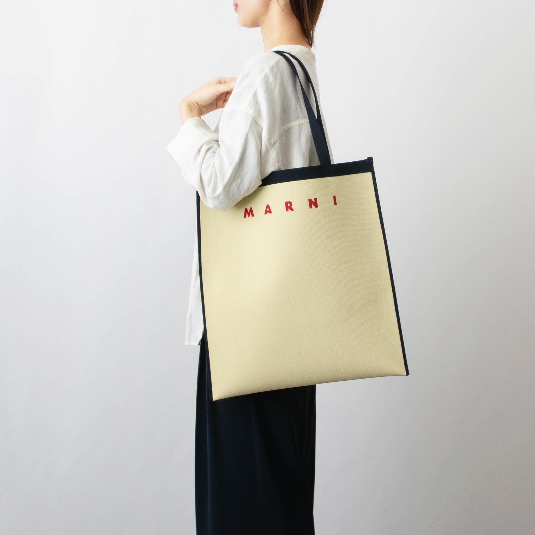 MARNI】マルニ フラットショッピング トートバッグ(新品) | www