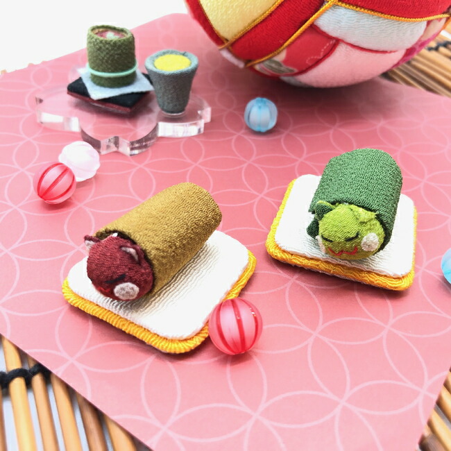 楽天市場 巻き八つ橋猫 和菓子な動物 ミニチュア細工 動物 ねこ 和菓子 八つ橋 京都 可愛い ミニチュア ディスプレイ 小さい 飾り 置物 飾り物 プチギフト お茶菓子 和風 ちりめん細工館 楽天市場店