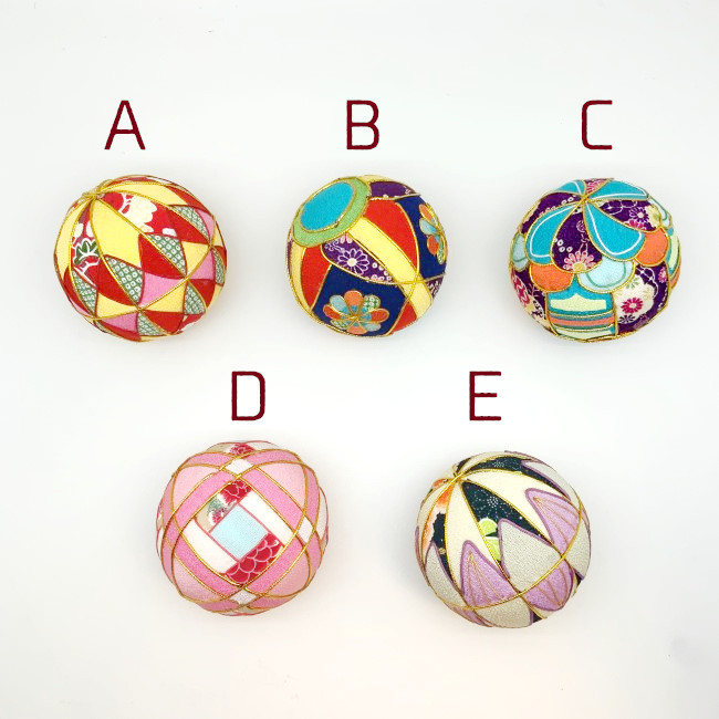 数量限定 ちりめん手毬ver4ちりめん素材 和小物 てまり 鞠毬 手鞠 ディスプレイ 用品 七五三 ペット 成人式 和装 結婚式 記念 写真 撮影用 装飾 飾り 軽い カラフル 可愛い 綺麗 和柄 和風 孫 店舗 和室 旅館 ホテル 写真館 小物 正月飾り