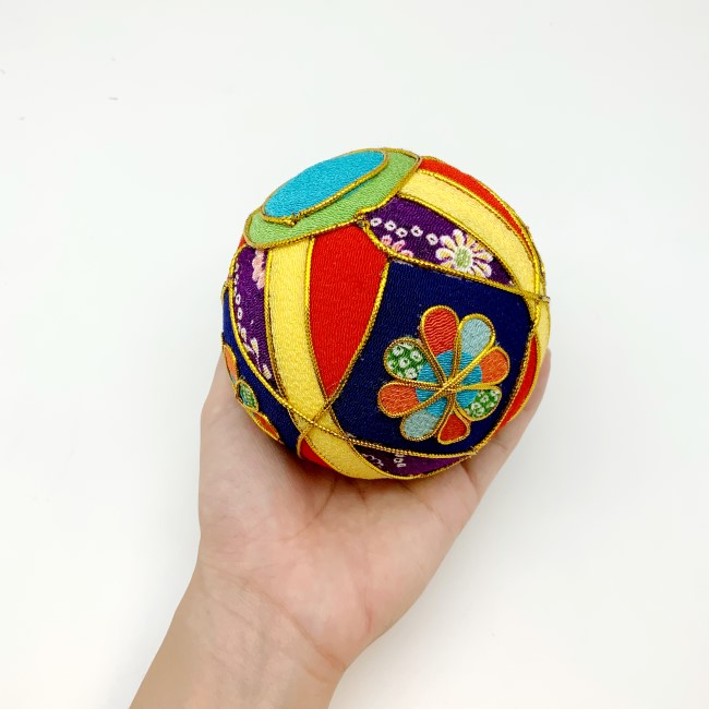 数量限定 ちりめん手毬ver4ちりめん素材 和小物 てまり 鞠毬 手鞠 ディスプレイ 用品 七五三 ペット 成人式 和装 結婚式 記念 写真 撮影用 装飾 飾り 軽い カラフル 可愛い 綺麗 和柄 和風 孫 店舗 和室 旅館 ホテル 写真館 小物 正月飾り