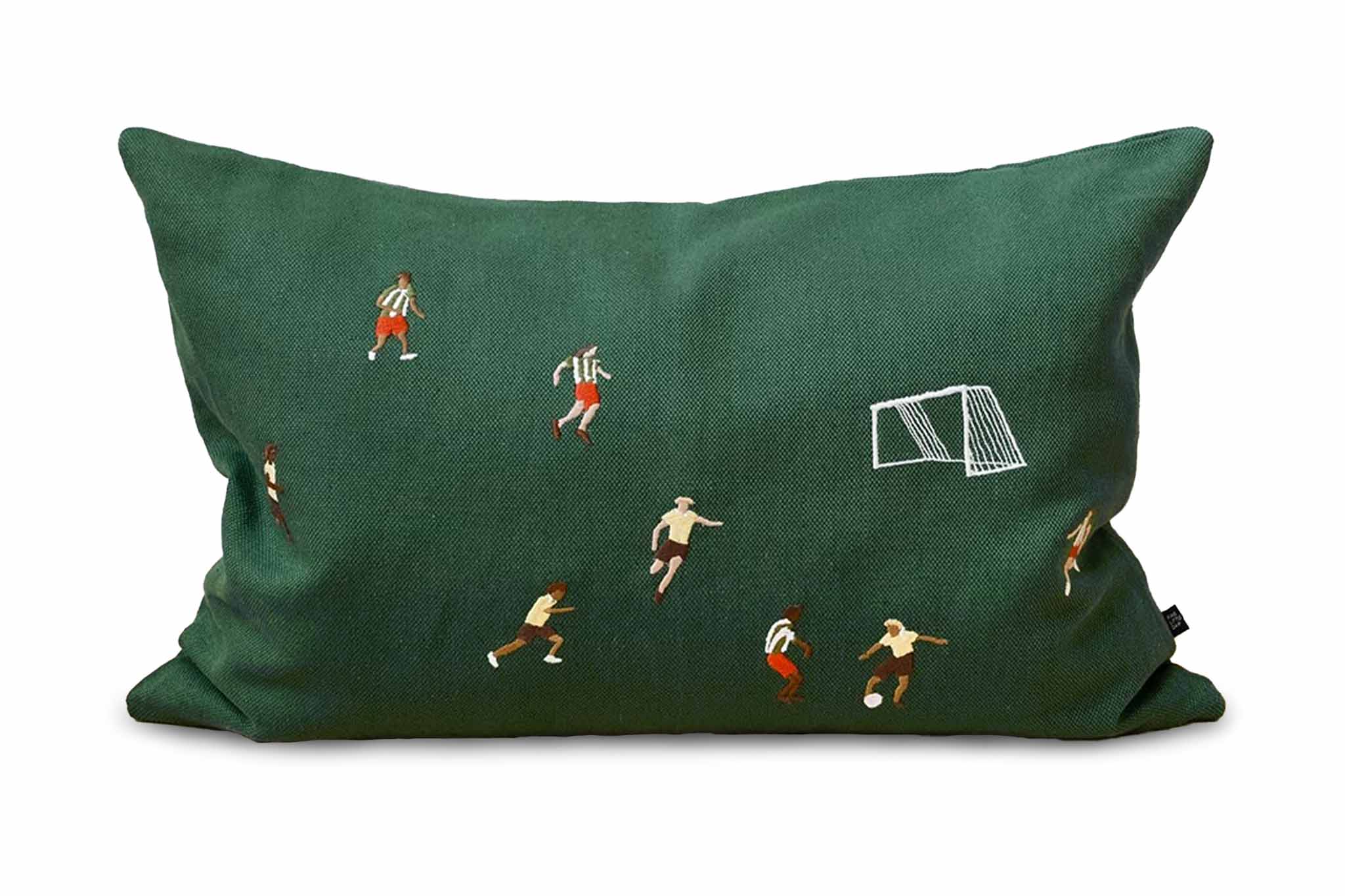 Fine Little Day ファインリトルデイ 座布団取りまかなう SOCCER 緑であること 58×38珊 刺しゅう リネン 綿織物 綿 麻 長いす 枕取りまかなう 矩形 蹴球 北欧室内装飾 北欧雑貨 リビング雑貨 北欧ひな形 自然的室内装飾