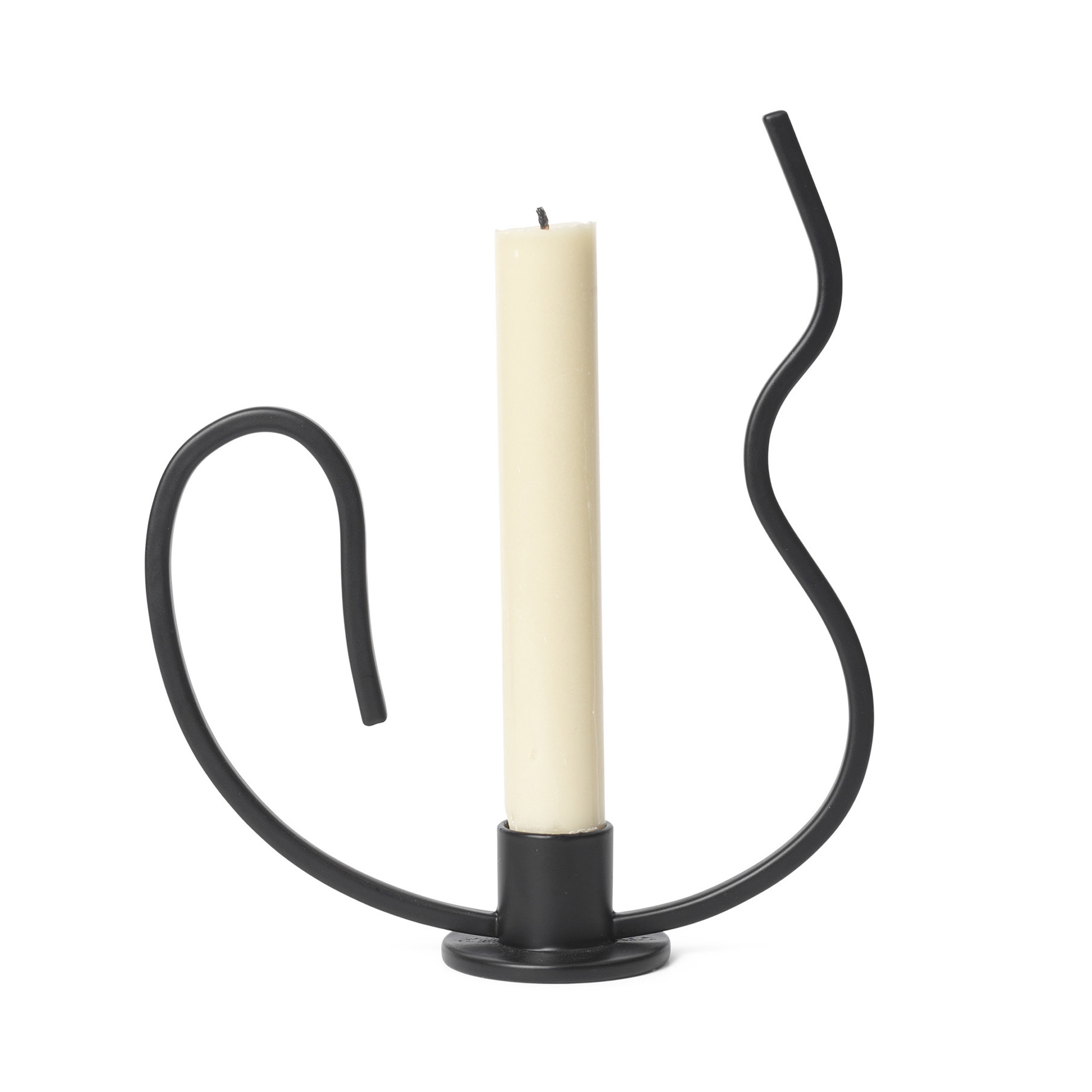 Ferm Living ファームリビング スタイリッシュな直線美とマットブラックの質感が魅力のキャンドルホルダー Valse Low スチール 北欧 インテリア テーブルデコレーション キャンドルスタンド モダン おしゃれ 黒 ブラック