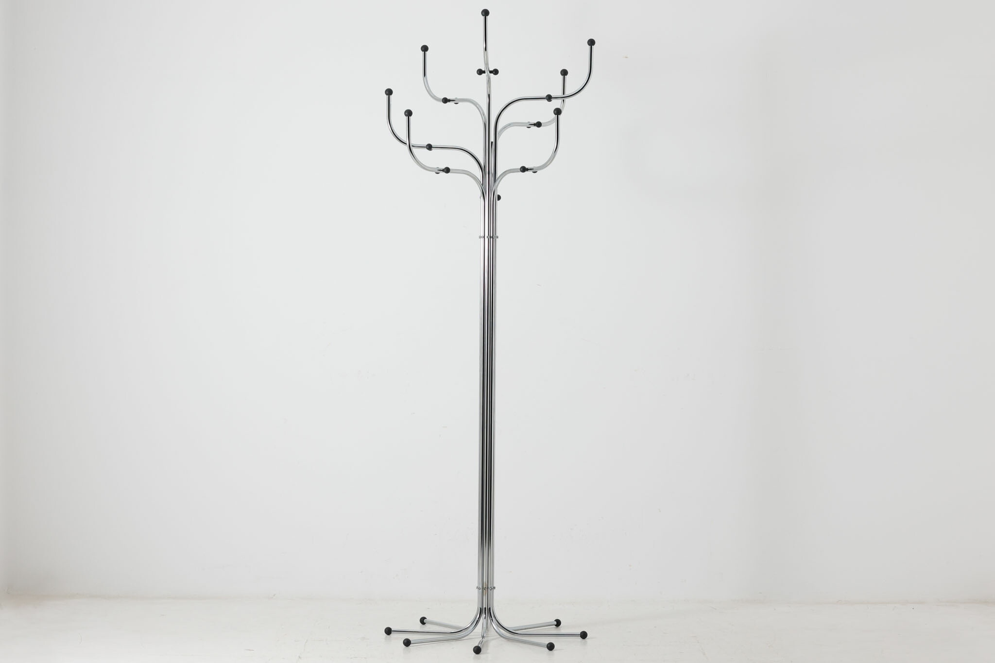 Fritz Hansen(フリッツ・ハンセン) COAT TREE/厚地の外套天然木 北欧調度品ビンテージ【アンティーク 北欧室内装飾 壁面納める 雑貨納める 書物棚 今めかしい】