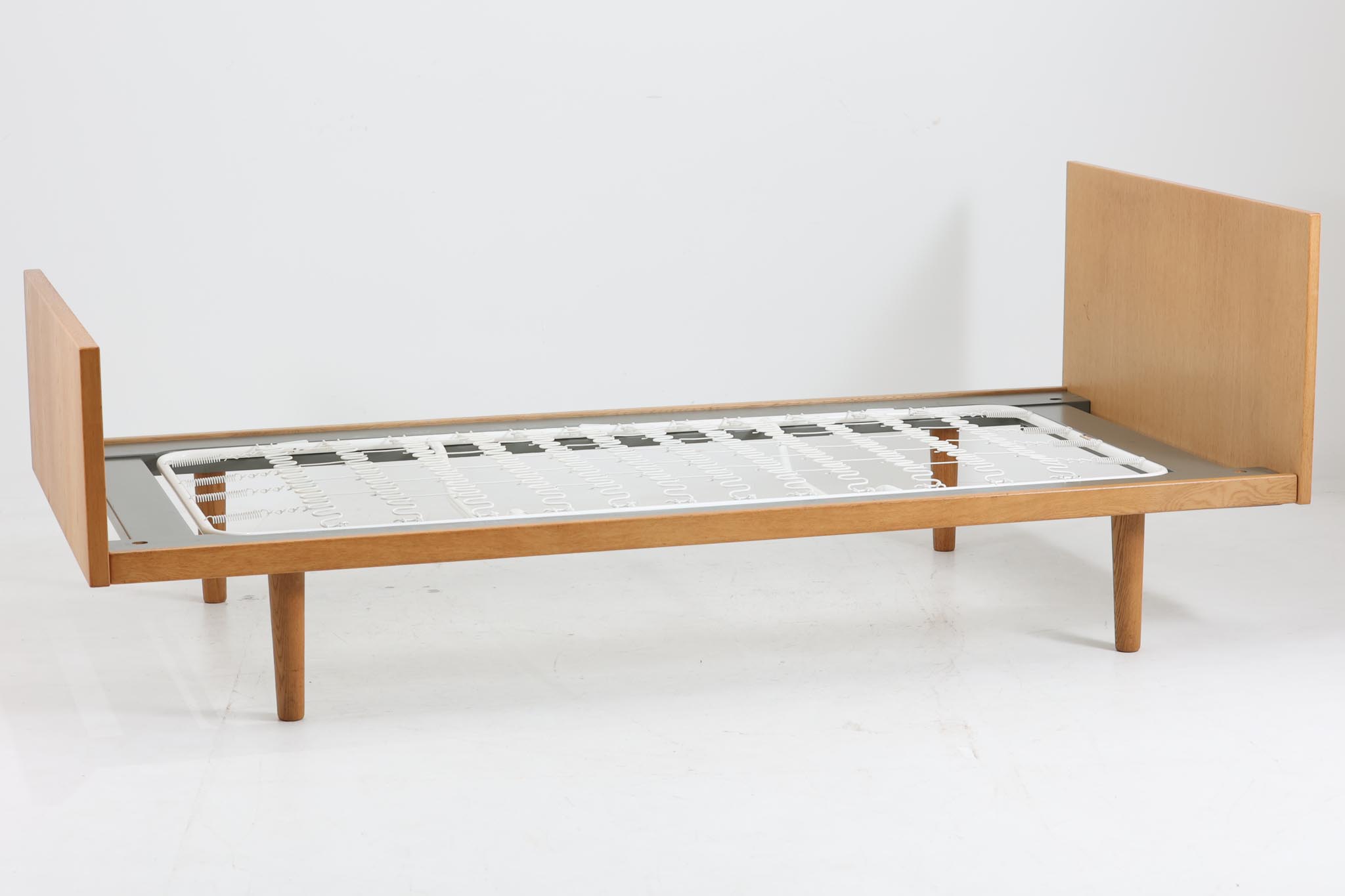 楽天市場】Hans J.Wegner（ハンス・J・ウェグナー） ベッドサイド