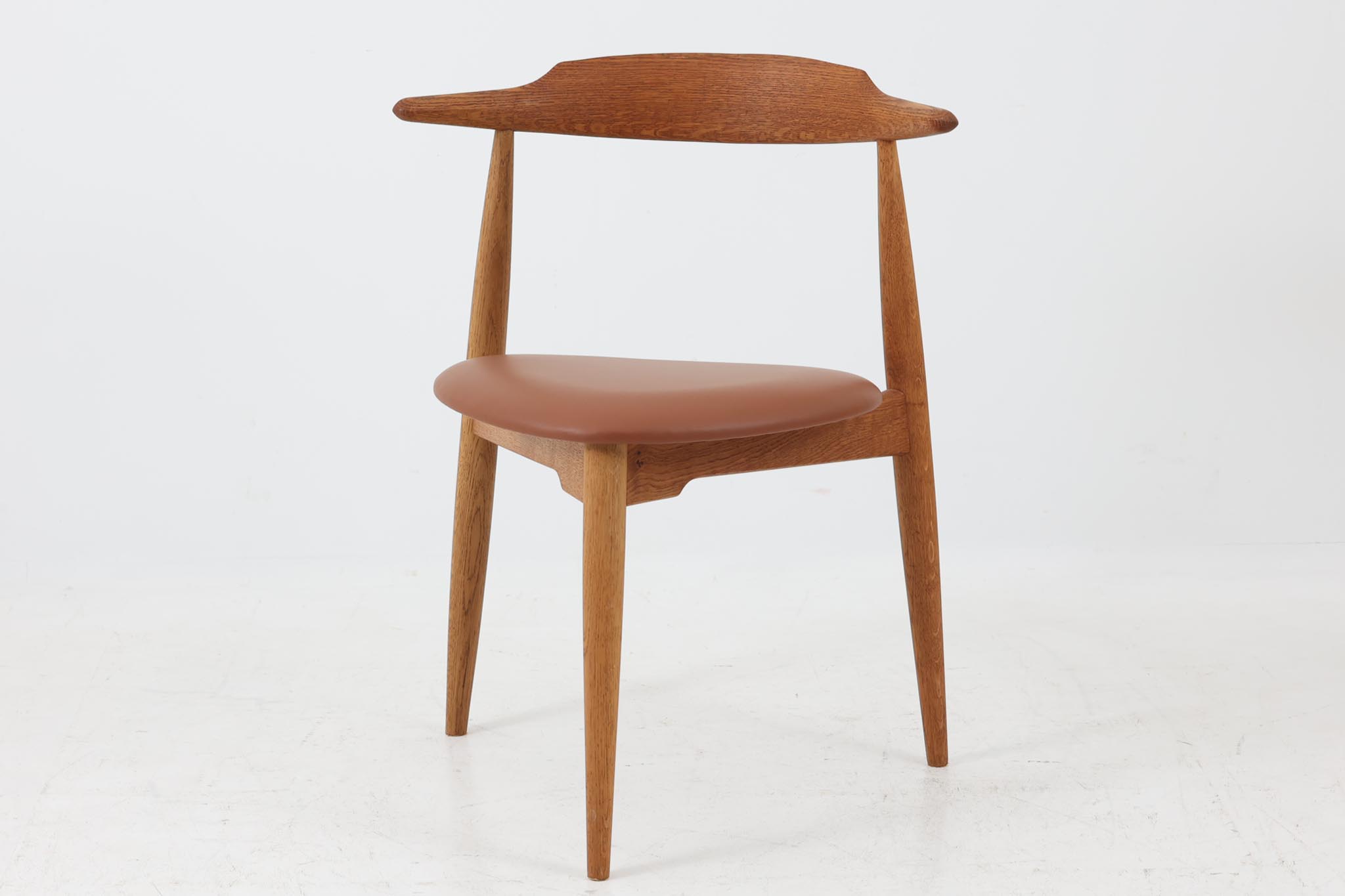 Fritz Hansen(フリッツ・ハンセン) ハート形女性議長 FH4104 オーク材材 Hans J.Wegner（ハンス・J・ウェグナー）【アンティーク 設計者調度品 本物 滅多に無い 勉強机女性議長 昼ご飯女性議長 今めかしい】