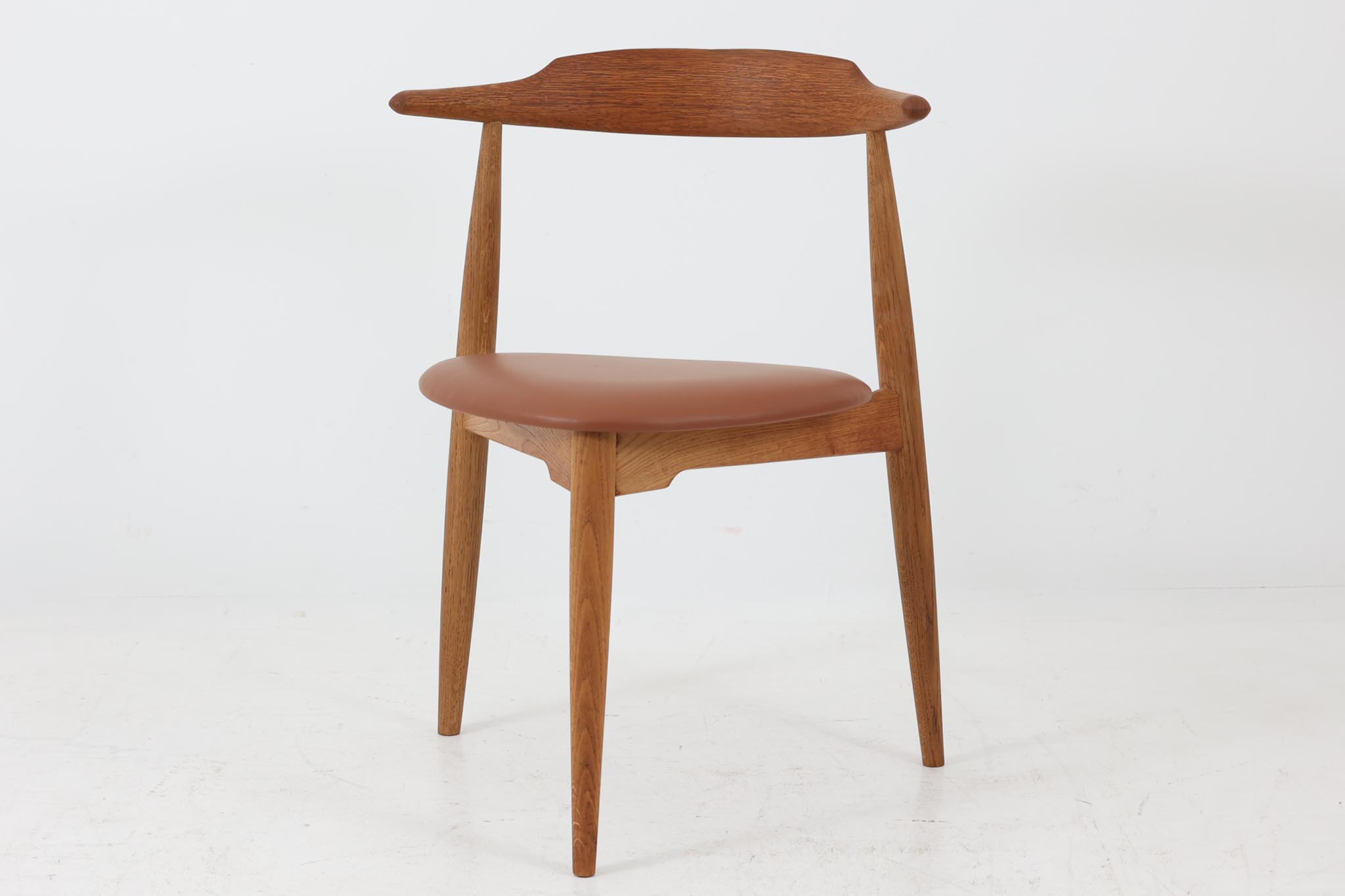 Fritz Hansen(フリッツ・ハンセン) ハート形女性議長 FH4104 オーク材材 Hans J.Wegner（ハンス・J・ウェグナー）【アンティーク 設計者調度品 本物 滅多にない 学習机女性議長 夕めし女性議長 格好のいい】