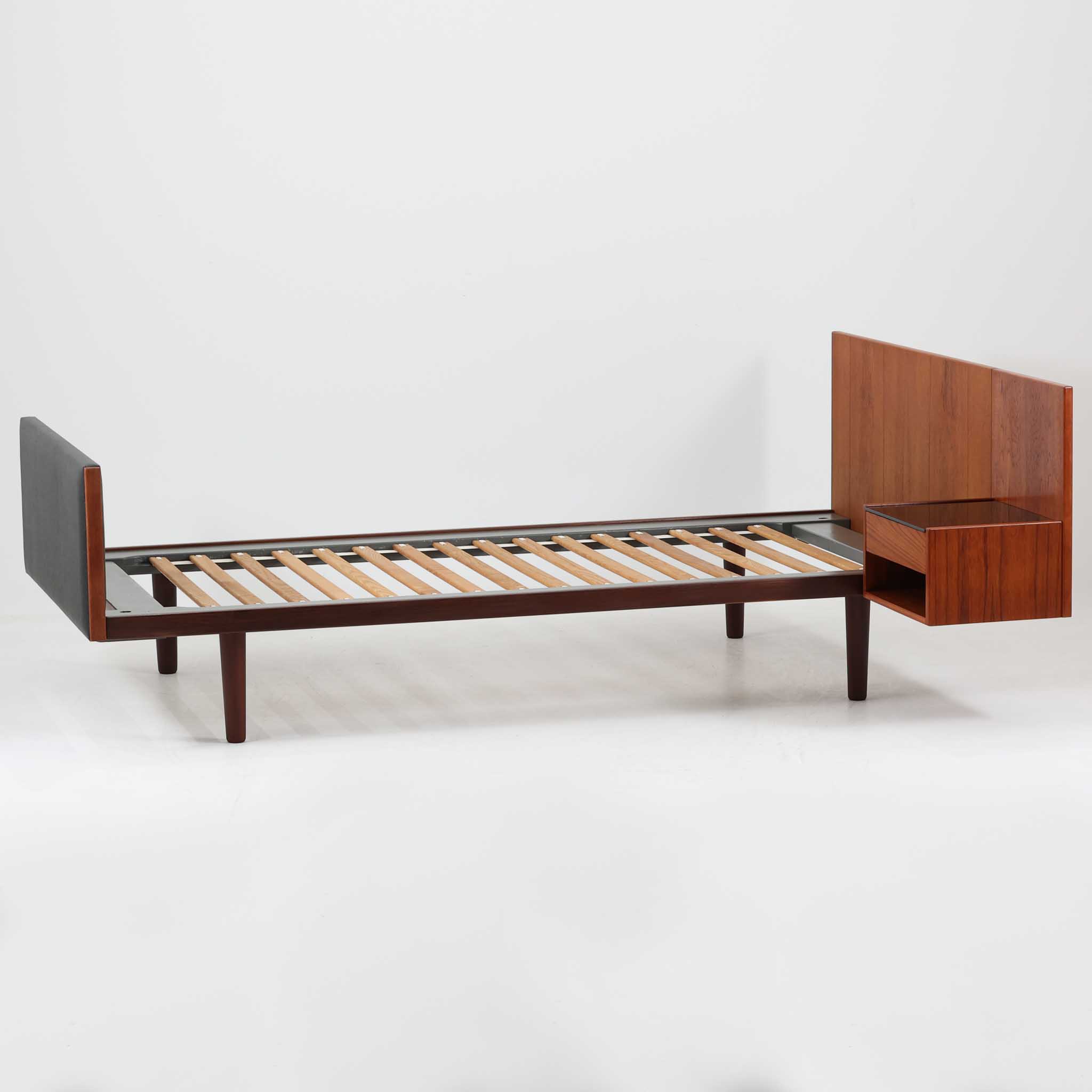 楽天市場】Hans J.Wegner（ハンス・J・ウェグナー） ベッドサイド