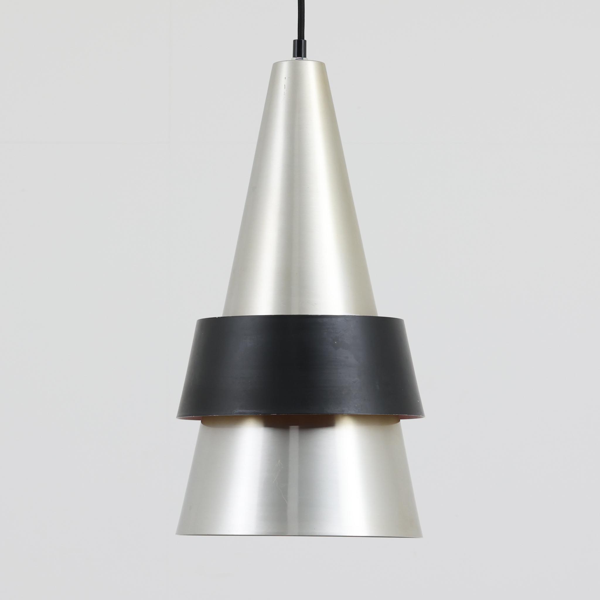 Jo Hammerborg ペンダントライト 大きめ Corona 直径22×高さ45cm Fog & Morup ヨー・ハーマボー フォグ＆モーラップ デンマーク製 北欧ビンテージ家具 北欧照明 吊り下げランプ 金属製 レトロデザイン モダン照明
