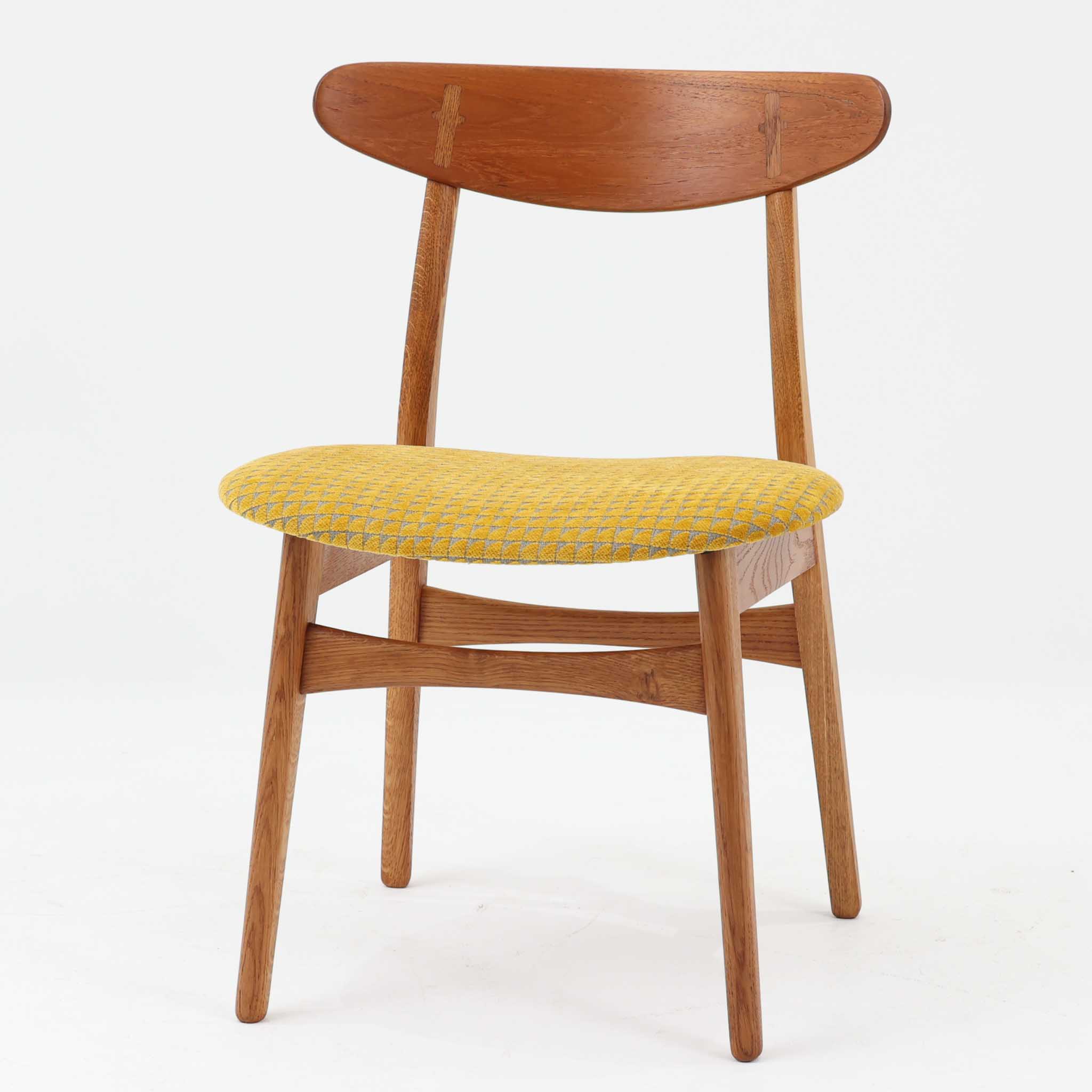 Hans J. Wegner 昼ご飯女性議長 CH30 チーク×オーク材 Carl Hansen \u0026 Son ハンス・J・ウェグナー 長い巻き毛・ハンセン＆サン デンマーク王国製 北欧ビンテージ調度品 傍え女性議長 ちゃぶ台居敷き 北欧室内装飾 居敷き 目論む女性議長