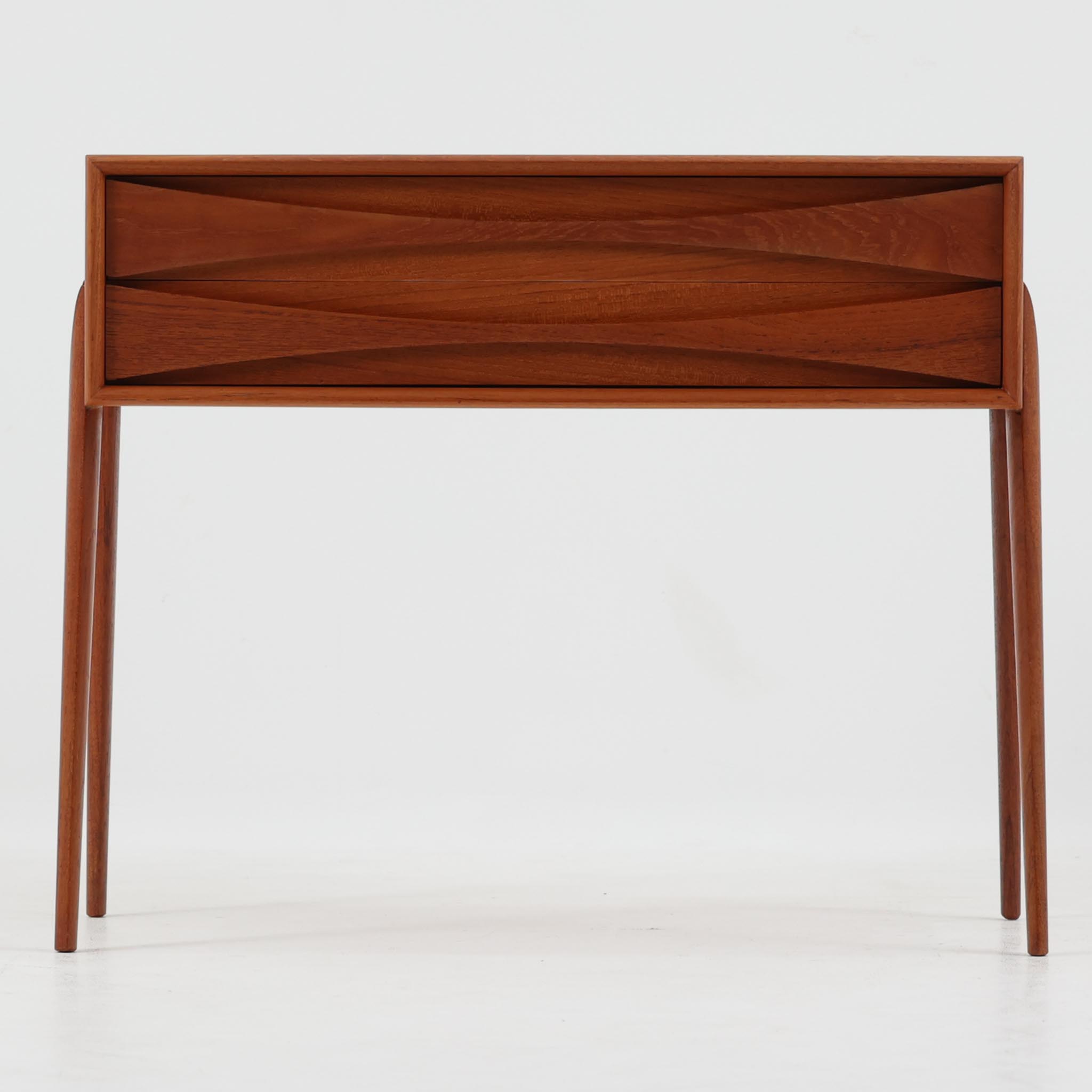 Rimbert Sandholdt 2段洋服箪笥 Model 6835 チーク 幅64珊 Atelje Glas \u0026 Traリンベルト・サンドホルト 制作室・水のみ＆トレ スウェーデン王国製 北欧ビンテージ調度品 納める調度品 木製 小型洋服箪笥