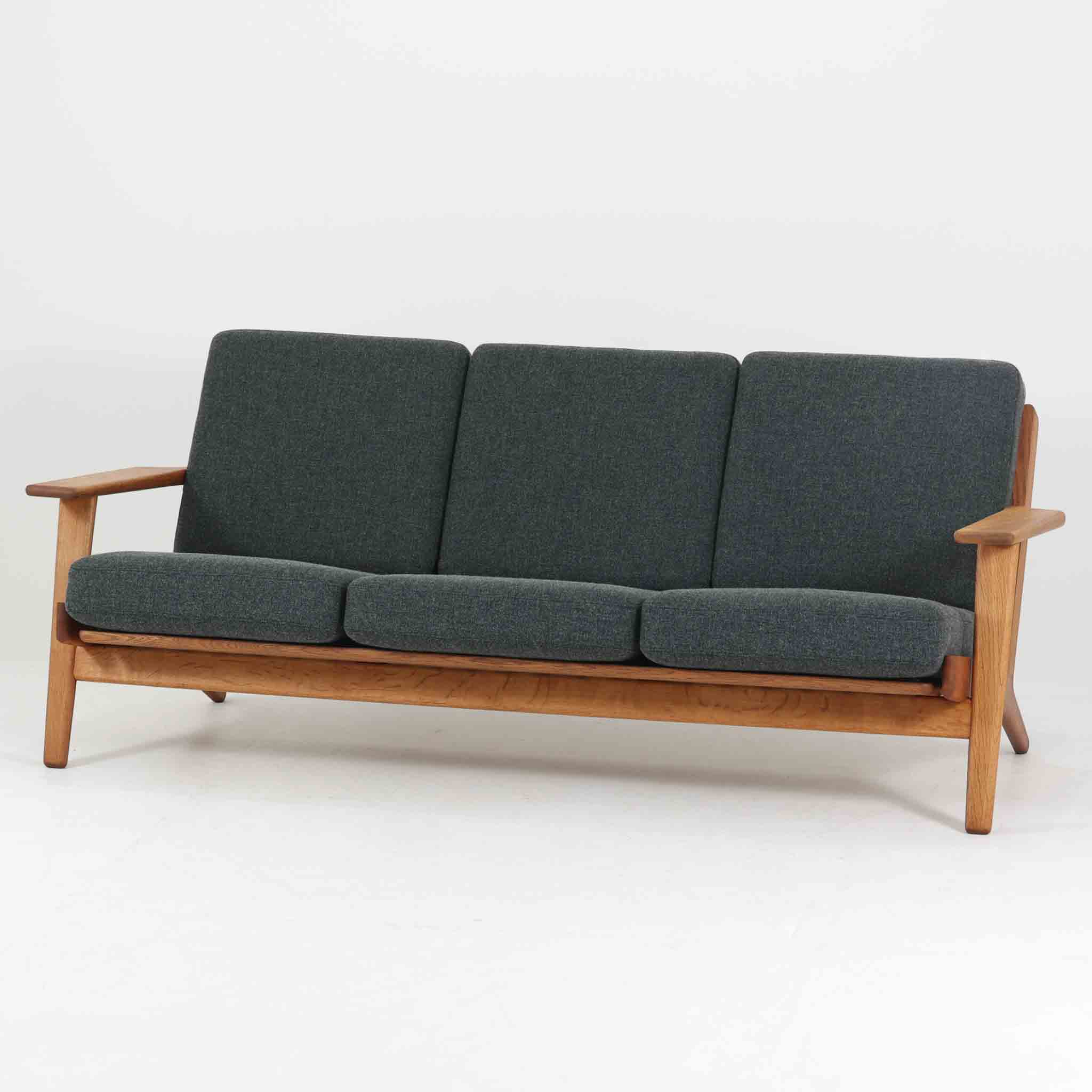 Hans J. Wegner トリプルソファ GE290 オーク材 Getama ハンス・J・ウェグナー 北欧ビンテージ家具 3人掛け 木製 長椅子 リビング 家具 名作 デンマーク家具 ヴィンテージ｜CHLOROS　（クロロス） 297,248円
