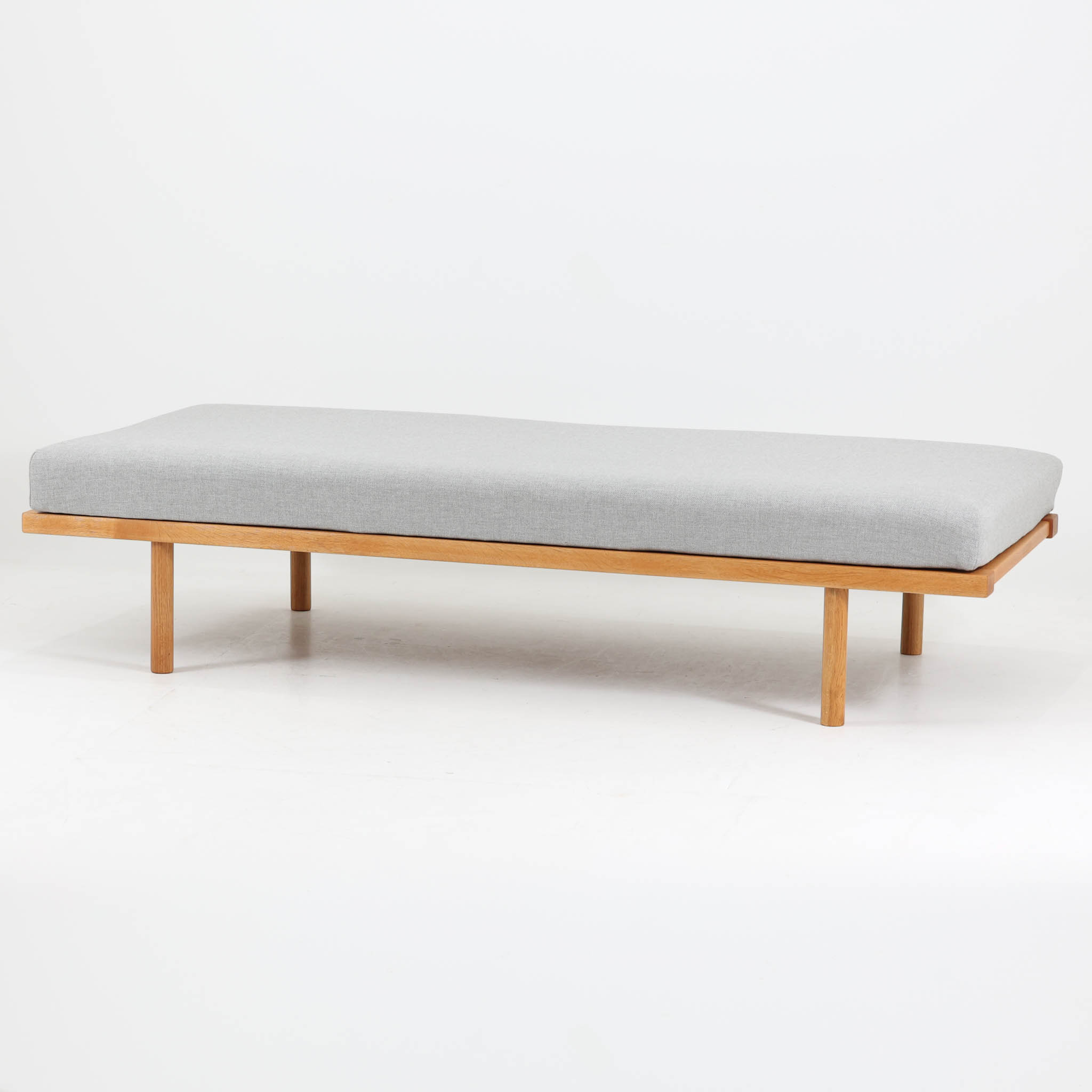 Borge Mogensen デイベッド Model 190 オーク材 Fredericia Stolefabrik ボーエ・モーエンセン 北欧ビンテージ家具 木製 ベンチ 寝椅子 ソファベッド ミッドセンチュリー 北欧家具 リビング デイソファ｜CHLOROS　（クロロス）