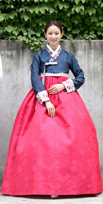 新作フォーマルチマチョゴリ結婚式卒業式可愛い刺繍入り チマチョゴリセットhnナミ(身長104～107cm 5号サイズ) セット 夢市場