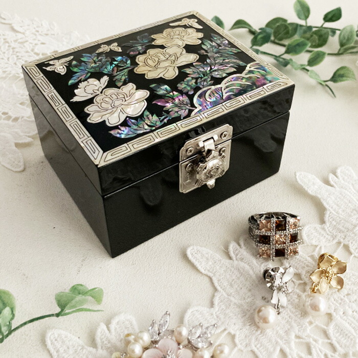 【専用】螺鈿ラデン 黒地花鳥蝶 宝石箱 ジュエリーボックス 小物入れ 専用】螺鈿ラデン 黒地花鳥蝶 宝石箱 ジュエリーボックス 小物