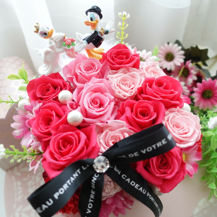 ディズニー ドナルド デイジー 結婚記念日 結婚祝い 花 入籍祝い 退職祝い 結婚記念日 プロポーズ プリザーブドフラワー 花束 フラワーアレンジメント フラワーギフト 結婚式 両親への贈答品 ドナルドダック デイジーダック