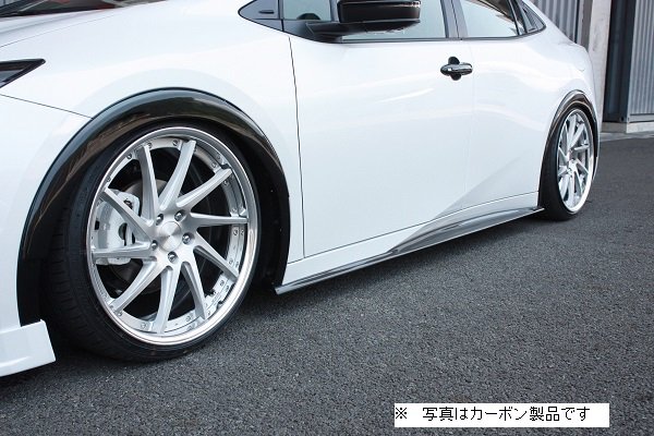 プリウス　60系　サイドステップ　ガレージベリー