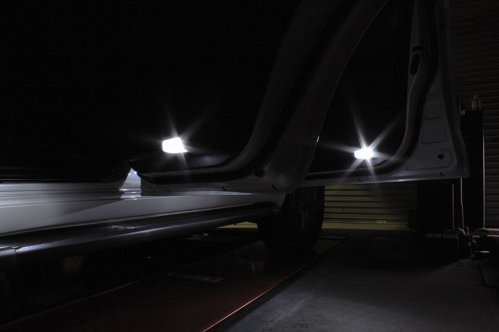 ベロフ ランドクルーザー 200専用 パフォーマンスパッケージ LEDカーテシバルブ