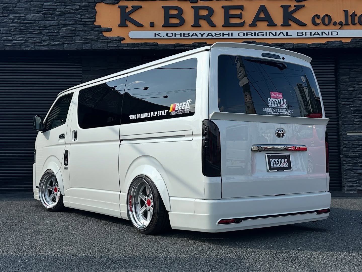 ハイエース　200系　標準　リアウイングVer.4　VIP STYLE　BEECAS　K-BREAK/ケイブレイク