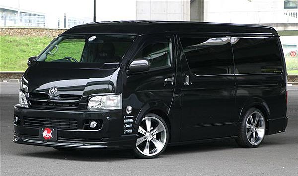 ハイエース200系ワイド 前期 フロントハーフスポイラー 乱人