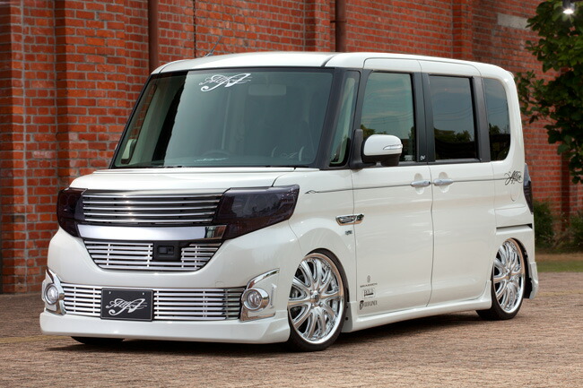 タントカスタム LA600S/610S 前期 ボンネットスポイラー(3P/メッキモール付属) アリュール