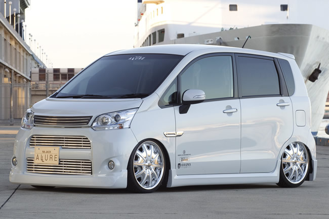しま様。la100 後期 ムーヴカスタム フロントリップ スポイラー ムーヴカスタムのフロントスポイラー取り付け・純正オプション第