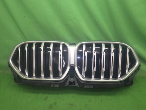 【中古】5113 226775 10 BMW X7 純正 フロントグリル