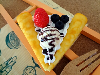 食品サンプル　クレープ Amazon.co.jp: 食品サンプル屋 食品サンプル ミニストロベリー