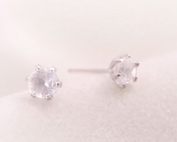 ローズクォーツ ピアス 10月誕生石 レディース スタッドピアス ラウンドカット K10ホワイトゴールド(K10WG) 3.5mm 両耳用 仕事用/製造オーダー品　約40日間納期