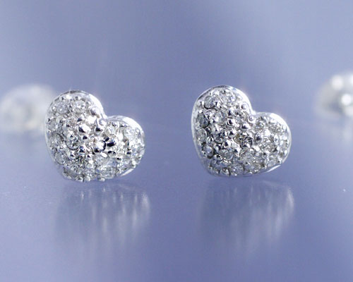 4月誕生石 ダイヤモンド0.2ct パヴェ ハート スタッド ピアス【K10/K18ホワイトゴールド(K10/K18WG)】【送料無料】国産 日本製/製造オーダー品 約30日間納期|誕生石ネックレスのCiao!