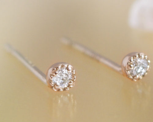 4月誕生石 ダイヤモンド0.04ct スタッド ピアス【K10/K18ピンクゴールド(K10/K18PG)】 国産 日本製/製造オーダー品 約20日間納期|誕生石ネックレスのCiao!