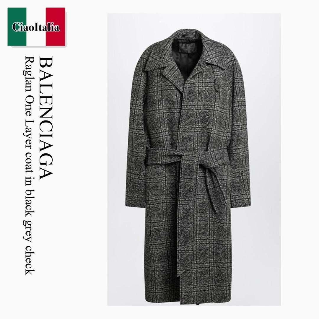 【BALENCIAGA】フリンジコート ホワイト の ウィメンズ フリンジ ジャケット スニーカー