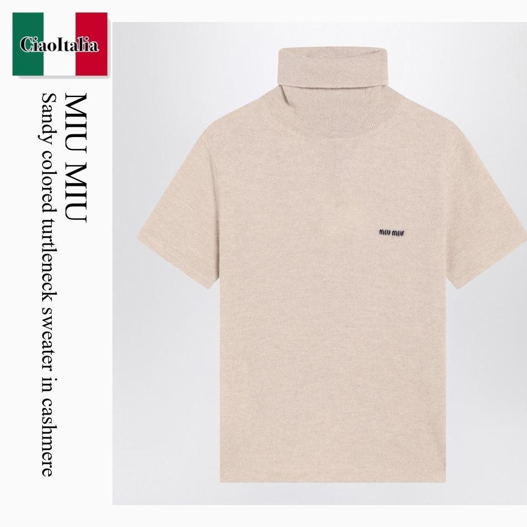 【寸法押さえる・店卸し資産境界線・早め者制覇！】 ミュウミュウ / Miu Miu Sandy Colored Turtleneck Sweater In Cashmere / MMR452 F0036 / MMR452 OOO18A9 F0036 / MMR452OOO18A9F0036 / 編み物・プルオーバー