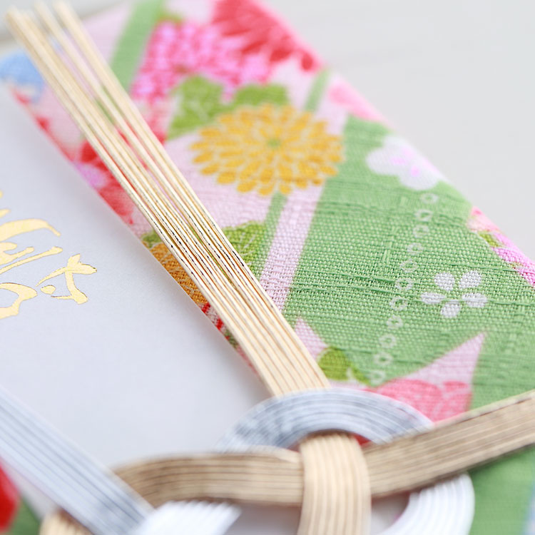 “その後”の楽しみも一緒に届けて。ハンカチ仕立てのご祝儀袋