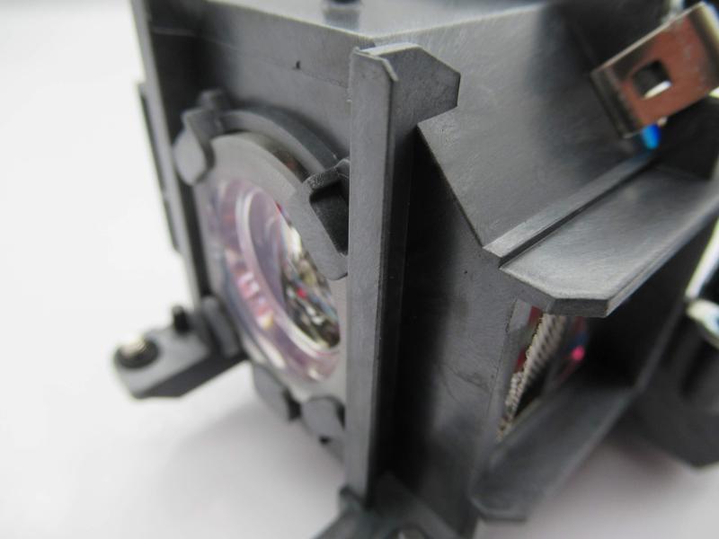 Chaowei E38 プロジェクター 交換用 ランプ 汎用 A+ 品質 バルブ ＋ 汎用ハウジング 150日 対応機種: EMP-1715 EMP-1705 EMP-1710 EMP-1700 EMP-1707｜ciel-sora